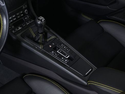 Certified 2019 Porsche 911 Speedster RWD image 16