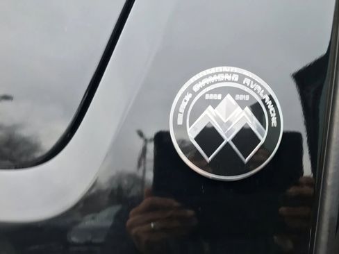 Used 2013 Chevrolet Avalanche LT w/ All-Star Edition image 18