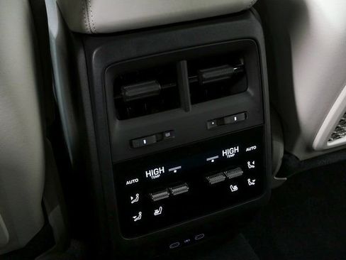 New 2026 Porsche Macan 4S Electric image 21