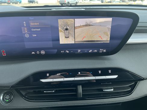 Used 2025 Buick Enclave Preferred image 31