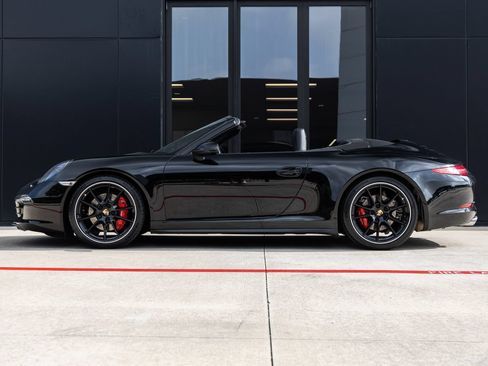 Used 2013 Porsche 911 Carrera 4S AWD/4WD image 2