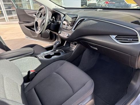 Used 2024 Chevrolet Malibu LT image 32