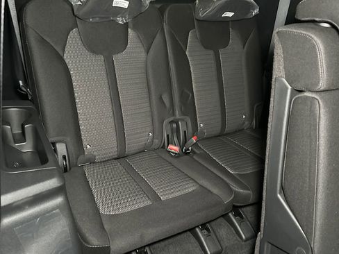 New 2026 Kia Sorento LX image 13