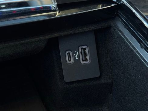 Used 2023 Lincoln Nautilus Reserve image 32