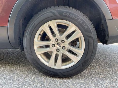Certified 2018 Ford Explorer XLT w/ Equipment Group 202A AWD/4WD image 4