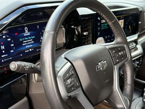 Used 2024 Chevrolet Silverado 1500 LT Trail Boss w/ Convenience Package II AWD/4WD image 29