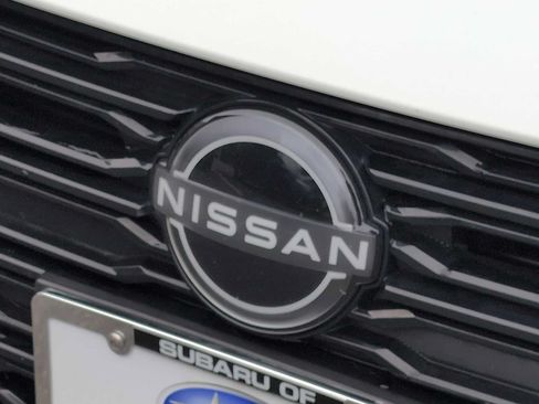 Used 2025 Nissan Altima 2.5 SV FWD image 12