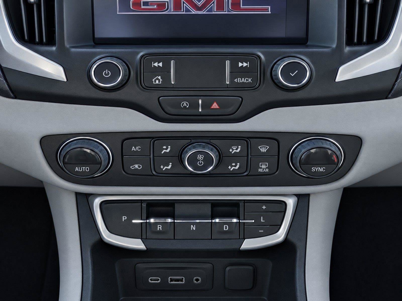 Used 2022 GMC Terrain SLT w/ Infotainment Package II AWD/4WD image 17