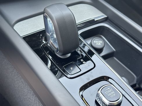 New 2025 Volvo XC60 B5 Plus w/ Protection Package Premier image 16