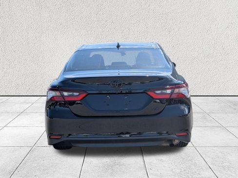 Used 2023 Toyota Camry LE image 4
