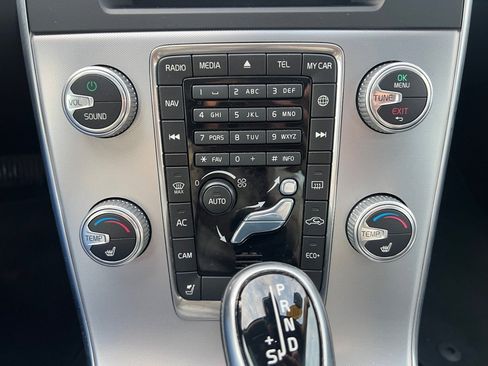 Used 2017 Volvo S60 T5 Dynamic image 22