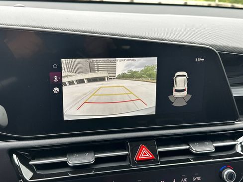 New 2026 Kia Niro EX FWD image 28