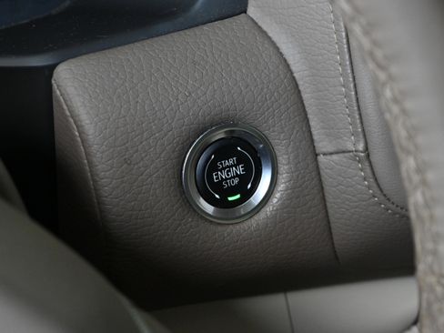 Used 2024 GMC Yukon Denali RWD image 24