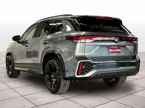 New 2026 Volkswagen Tiguan SE R-Line image 3