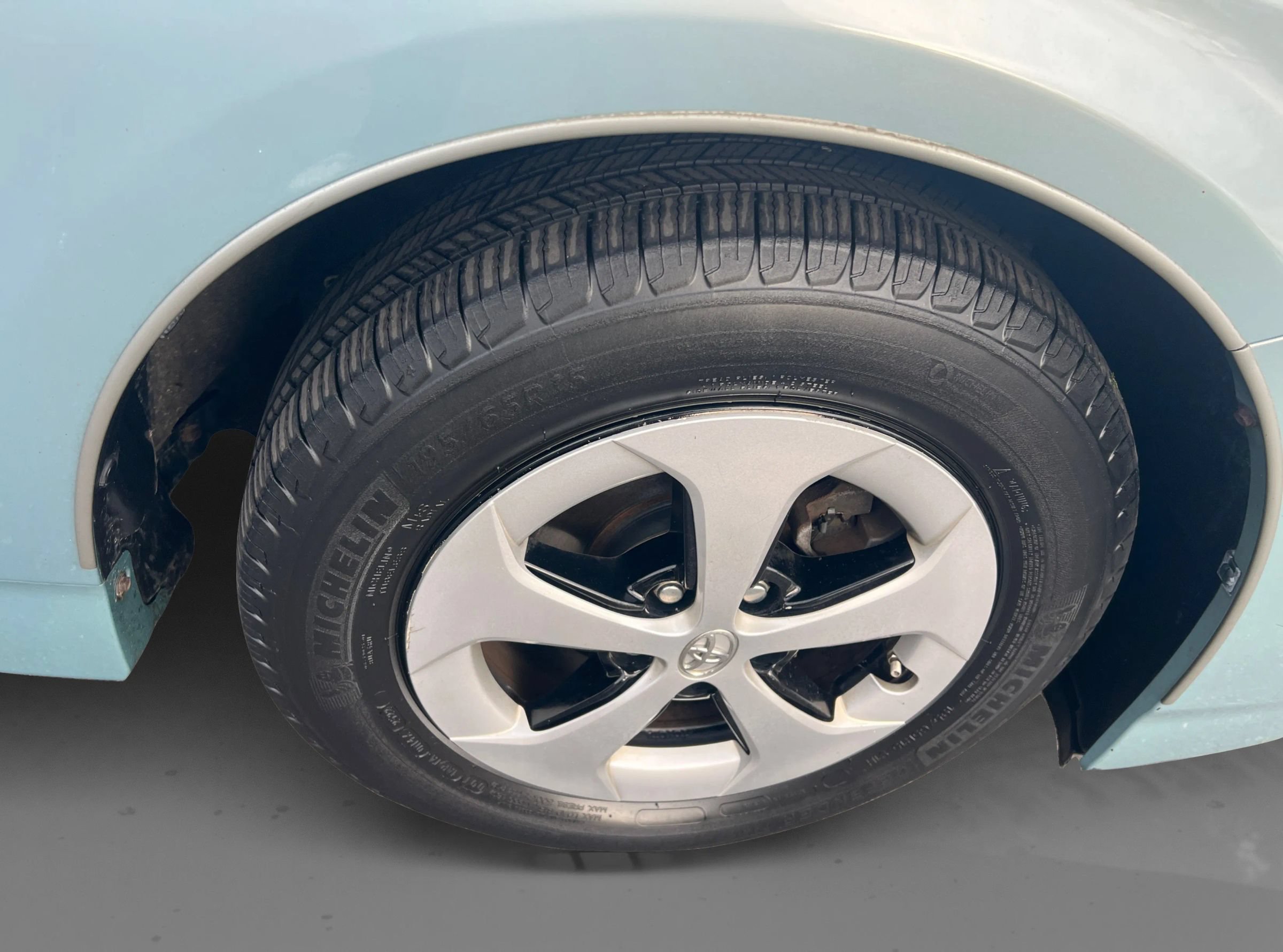 Used 2013 Toyota Prius Three FWD image 23
