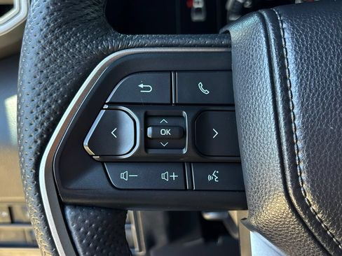 Used 2025 Toyota Tundra Limited AWD/4WD image 20