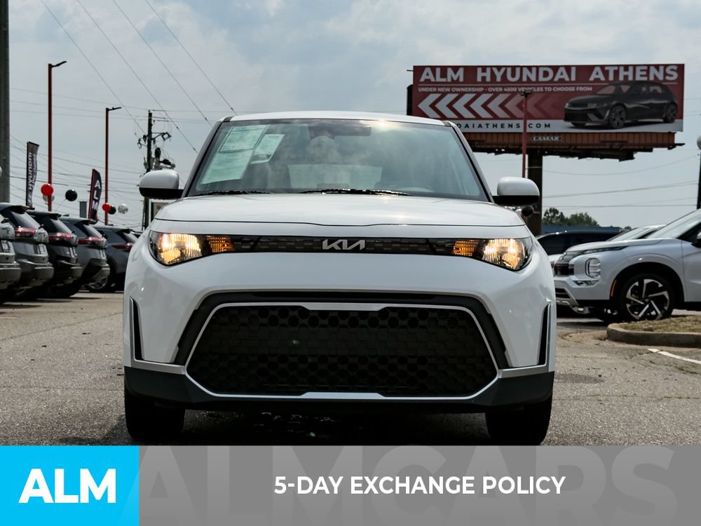 Used 2025 Kia Soul LX w/ LX Technology Package FWD image 3