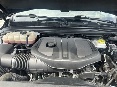 Used 2025 RAM 1500 Laramie AWD/4WD image 12