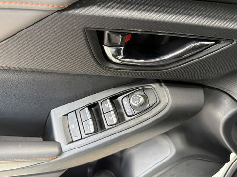 Certified 2025 Subaru Crosstrek 2.5i Limited w/ Crosstrek Mirror Package image 19