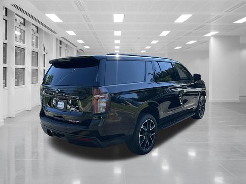 Used 2024 Chevrolet Suburban RST w/ Luxury Package AWD/4WD image 5