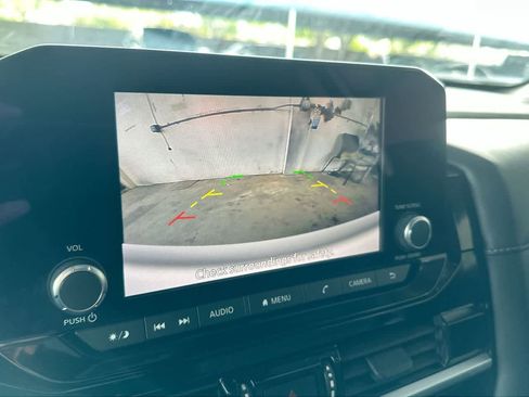 Used 2025 Nissan Pathfinder SV AWD/4WD image 19