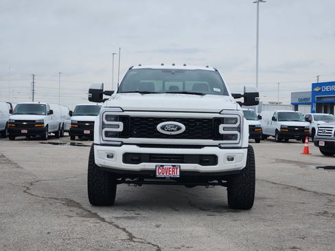 Used 2026 Ford F450 Platinum w/ FX4 Off-Road Package AWD/4WD image 2