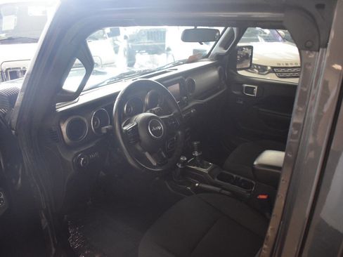 Used 2018 Jeep Wrangler Unlimited Sport S AWD/4WD image 43