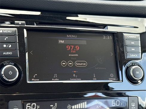 Certified 2021 Nissan Rogue Sport SV image 31