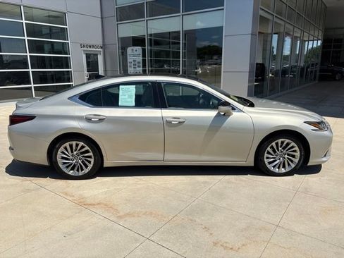 Used 2020 Lexus ES 350 w/ Luxury Package FWD image 8