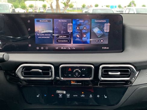 New 2026 Nissan Sentra SV w/ SV Convenience Package FWD image 12