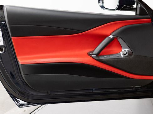 Used 2020 Ferrari 812 Superfast RWD image 36