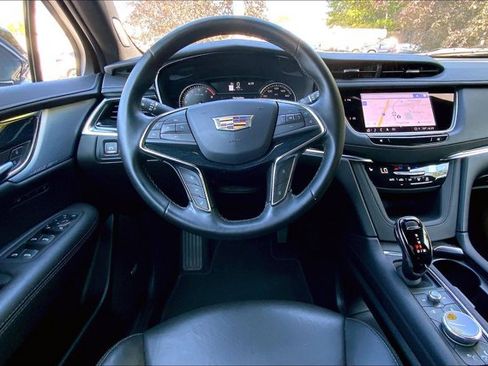 Used 2025 Cadillac XT5 Premium Luxury AWD/4WD image 4