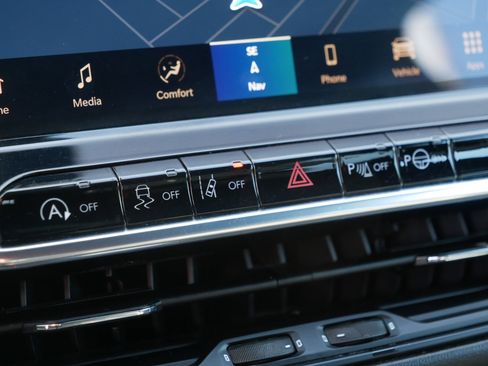 Used 2024 Jeep Compass Limited w/ Driver Assist Group I image 33