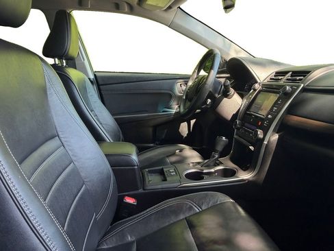 Used 2016 Toyota Camry XLE w/ Advanced Technology Package FWD image 15
