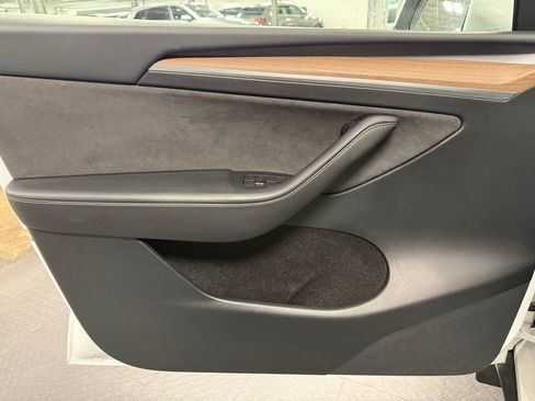Used 2023 Tesla Model Y Long Range AWD/4WD image 8
