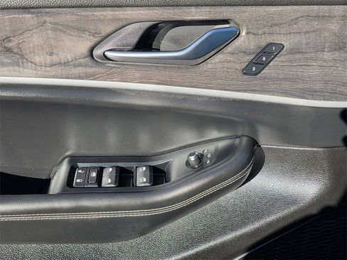 Used 2023 Jeep Grand Cherokee Limited image 17