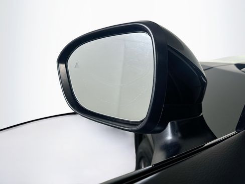 Used 2023 Nissan Ariya FWD image 16