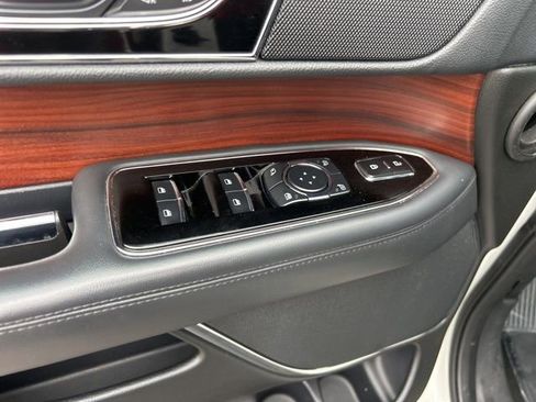 Used 2023 Lincoln Navigator Reserve image 13