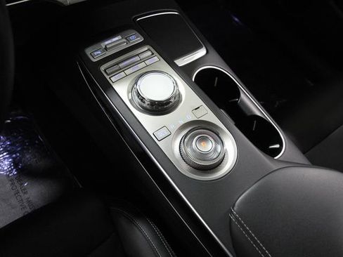 Certified 2022 Genesis GV70 2.5T image 15