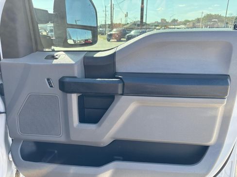 Used 2017 Ford F350 XL w/ Power Equipment Group AWD/4WD image 9