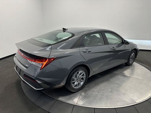 Certified 2025 Hyundai Elantra Hybrid FWD image 7
