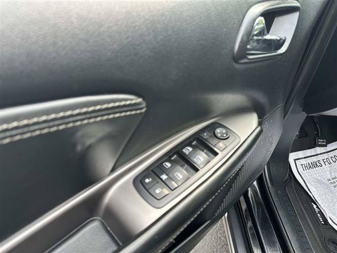 Used 2017 Dodge Journey Crossroad FWD image 9