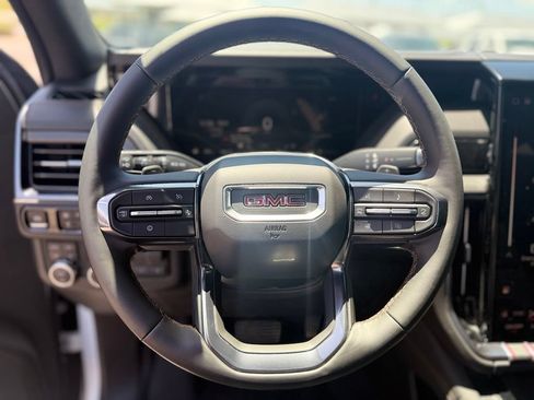 Used 2025 GMC Yukon AT4 w/ AT4 Premium Plus Package AWD/4WD image 9
