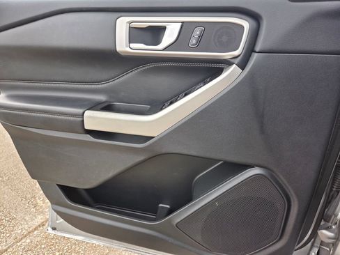 Used 2021 Ford Explorer XLT RWD image 21