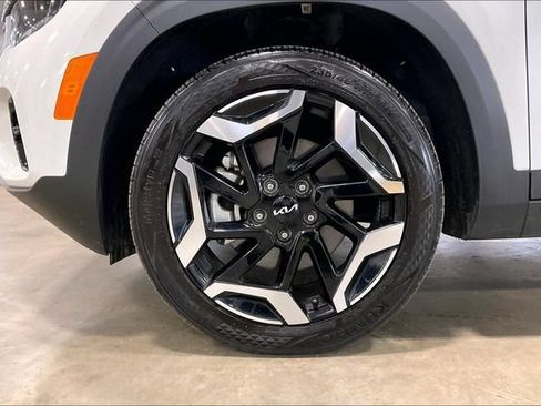 Used 2025 Kia Seltos SX w/ SX Sunroof Package AWD/4WD image 9