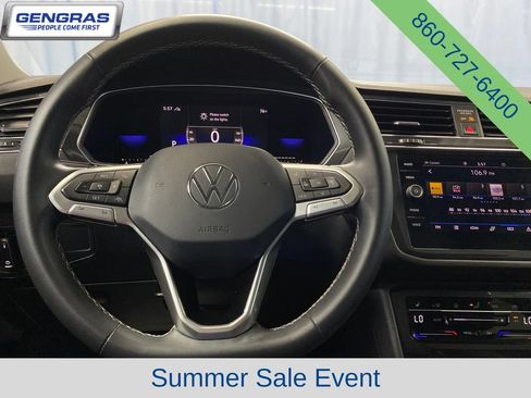 Used 2022 Volkswagen Tiguan SE AWD/4WD image 19