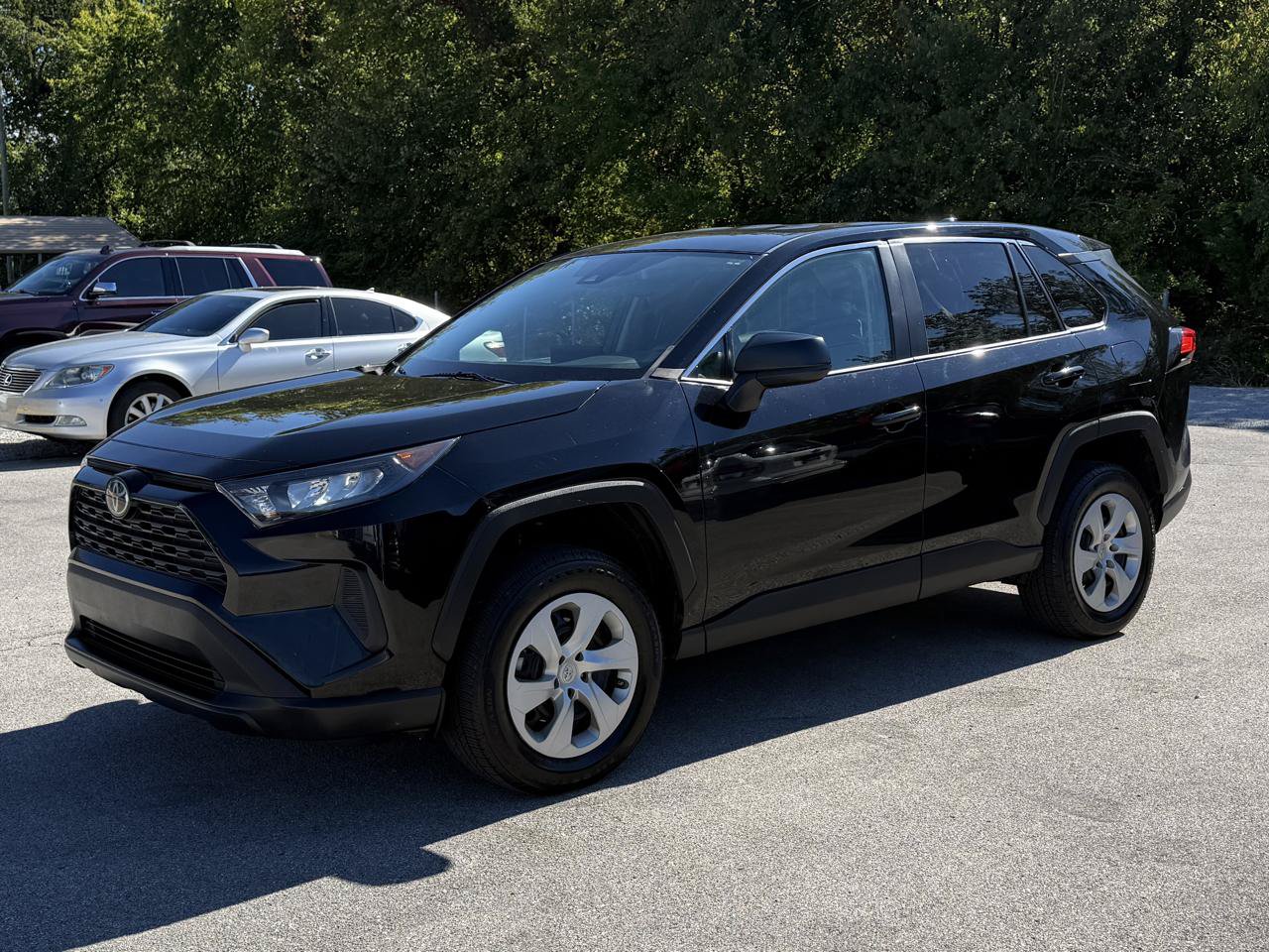 Used 2022 Toyota RAV4 LE FWD image 10