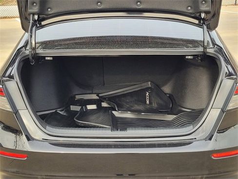 Used 2024 Honda Accord Sport image 9