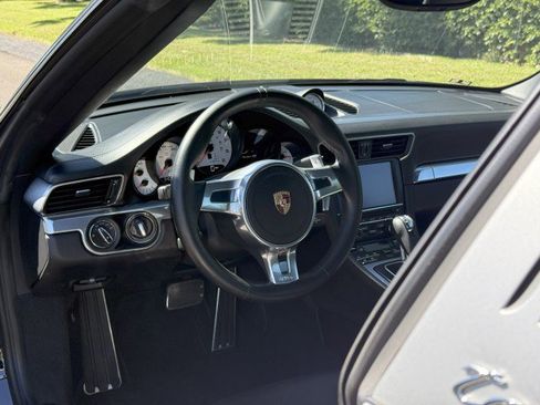 Used 2015 Porsche 911 Targa 4S image 15
