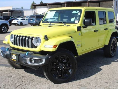 Used 2024 Jeep Wrangler Unlimited Sahara AWD/4WD image 12